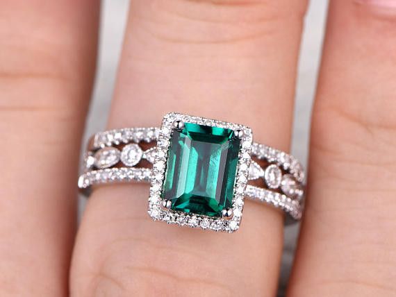 emerald engagement rings australia