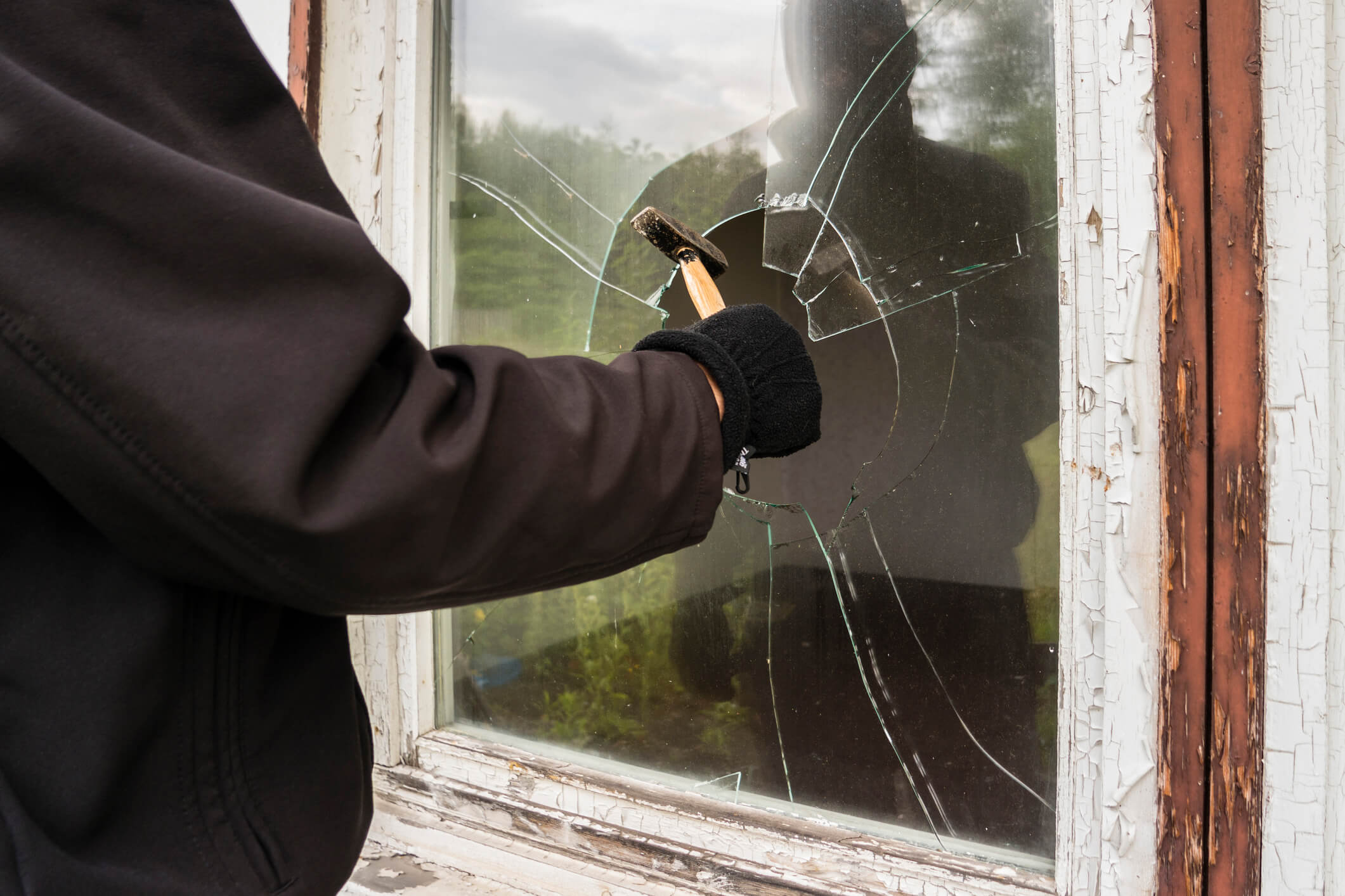 Don’t Panic! Your Guide To Handling Window Breakage With Emergency Glazier Services